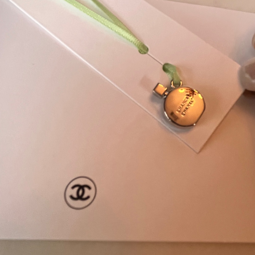 CHANEL Authentic Chance Parfum Mini Charm w/Ribbon, Black Gift Bag, & Card - Picture 4 of 9